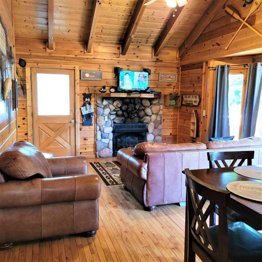Skinny Dippin'-River Front- Free Tickets-Dog Friendly-Sleeps 6 비둘기 포지 외부 사진